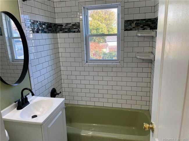 Building Photo - 213 Larkin Ct