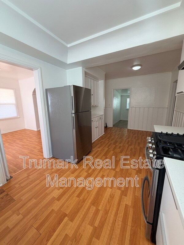 Building Photo - 729 South St