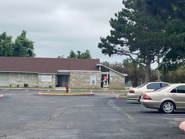 Building Photo - 1633 Glenn Bo Dr
