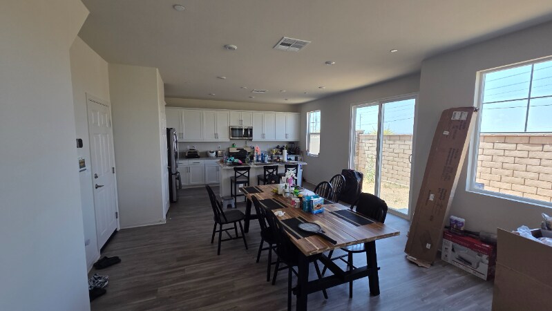 Building Photo - 26840 Red Dr