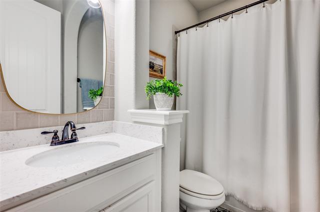 Building Photo - 1016 Lake Sierra Wy