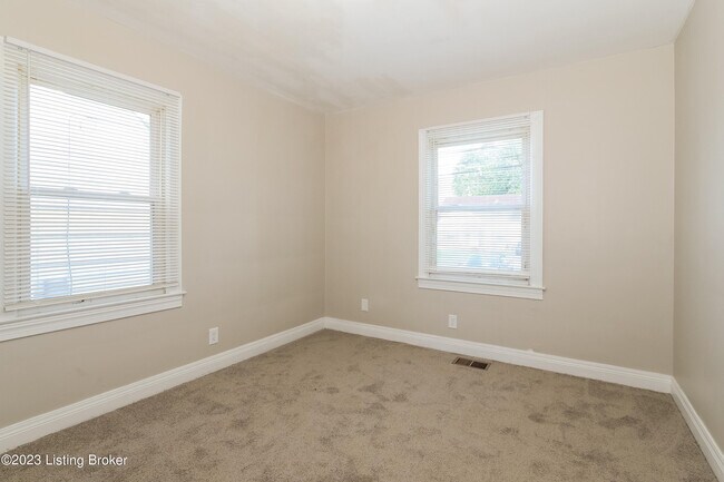 Building Photo - 2112 McCloskey Ave