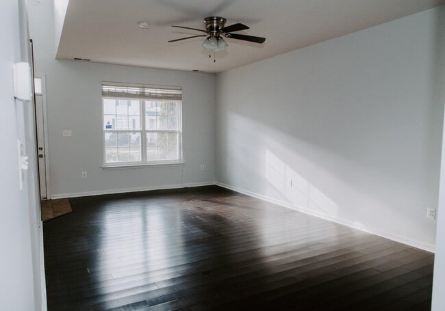 Building Photo - 110 Quinton Oaks Cir