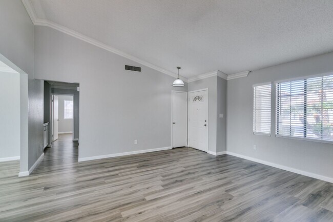 Building Photo - 8392 Gresham Dr