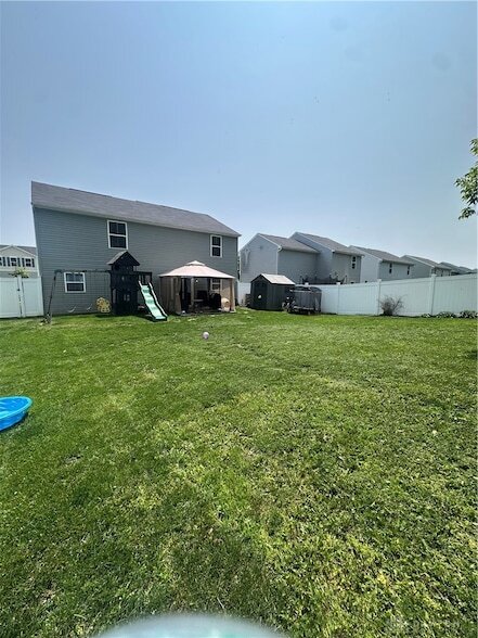 Building Photo - 2652 Kingman Dr