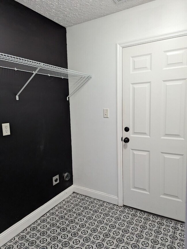 Building Photo - Beautiful home in Creekside Village
