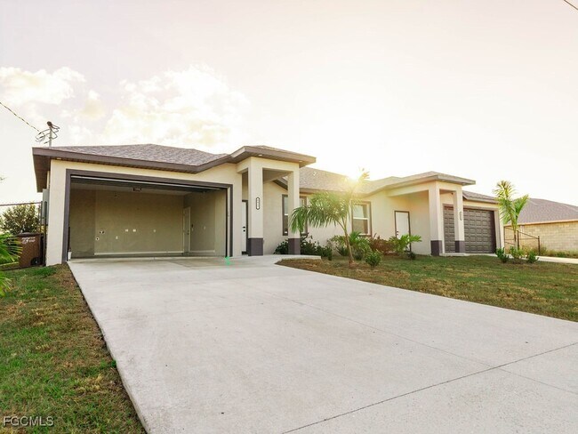 Building Photo - 4419 22nd St SW