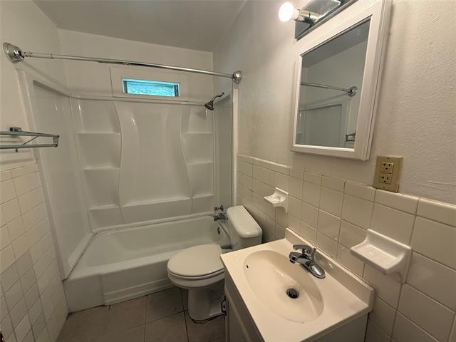 Building Photo - 513 Cynisca St