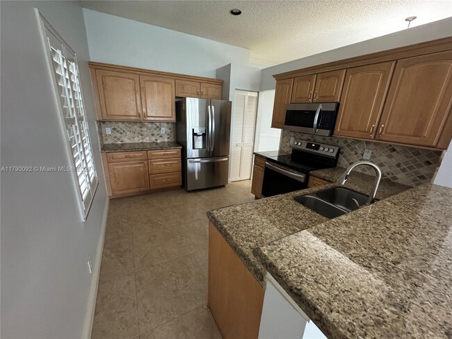 Building Photo - 4321 Willow Ridge Dr