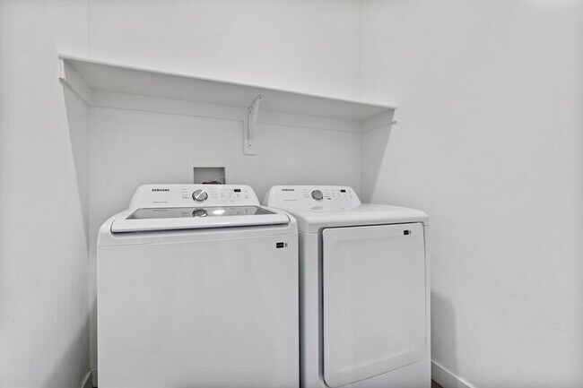 Building Photo - 868 W 480 S