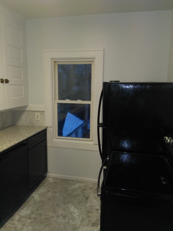 Building Photo - 1328 Fry Ave