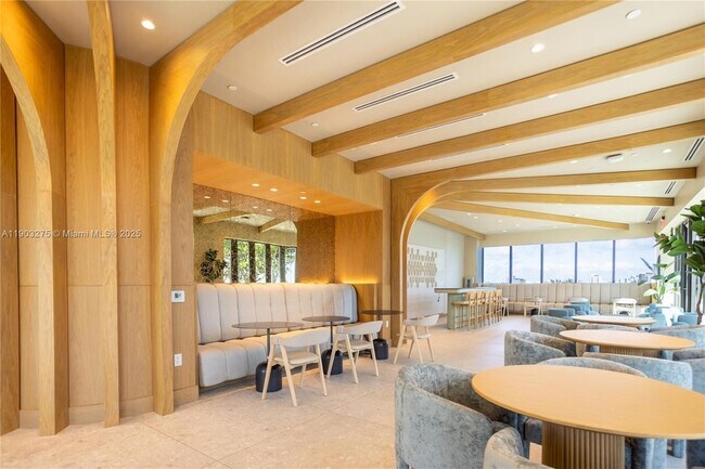 Building Photo - 580 72nd St