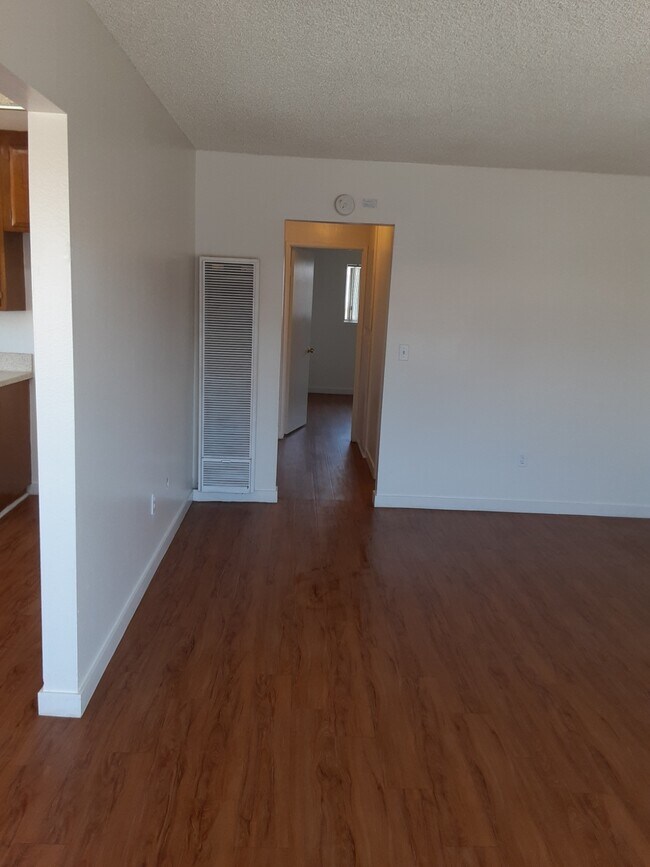 Building Photo - 112 S Delano St