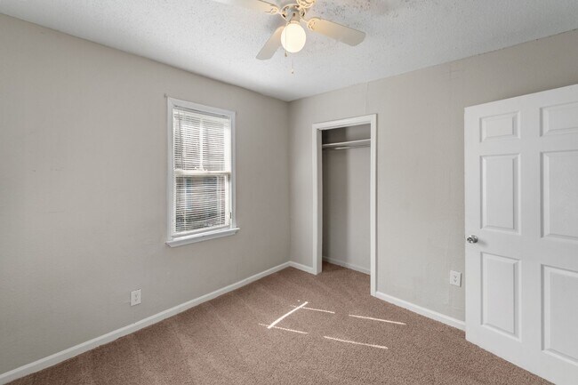 Building Photo - Bright & Stylish 3-Bedroom Home Near Downtown Savannah