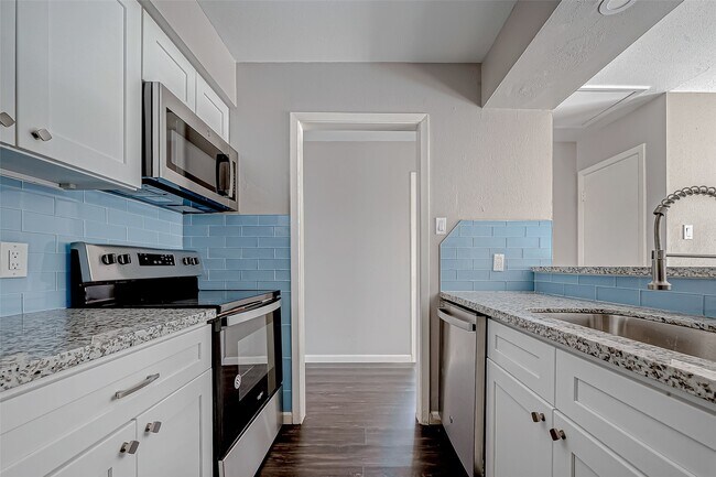 Building Photo - 7315 Housman