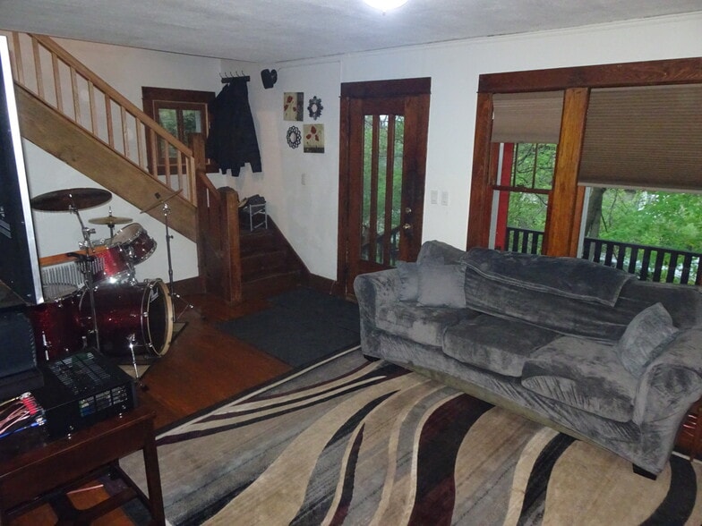 Building Photo - 718 Cliff St