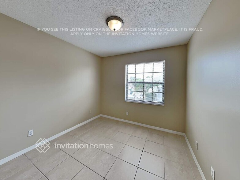 Building Photo - 11249 NW 34th Pl