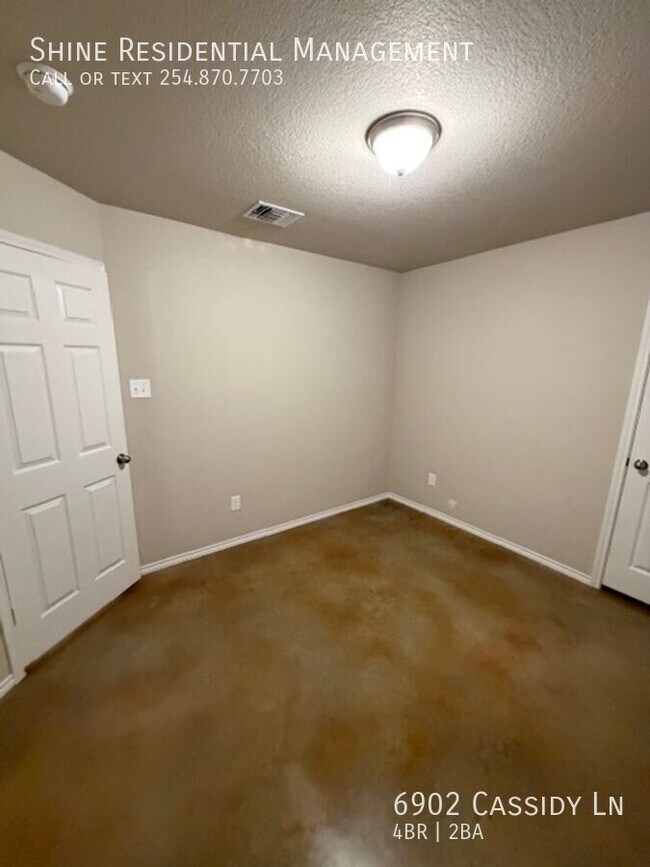 Building Photo - 6902 Cassidy Ln