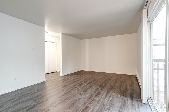 Building Photo - Images Columbia Apartments