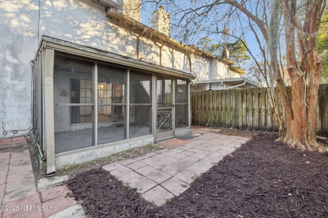 Building Photo - 1138 Fromage Cir W