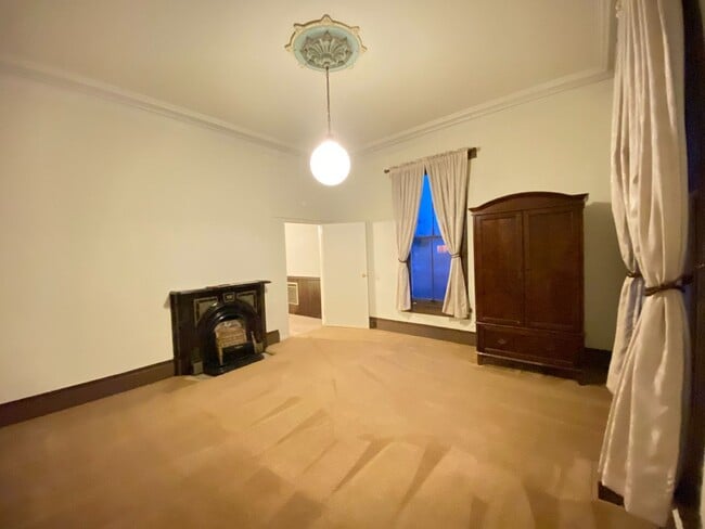 Building Photo - 190 W K St