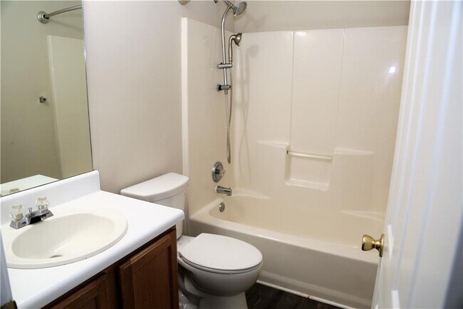 Building Photo - 514 Carrington Ct