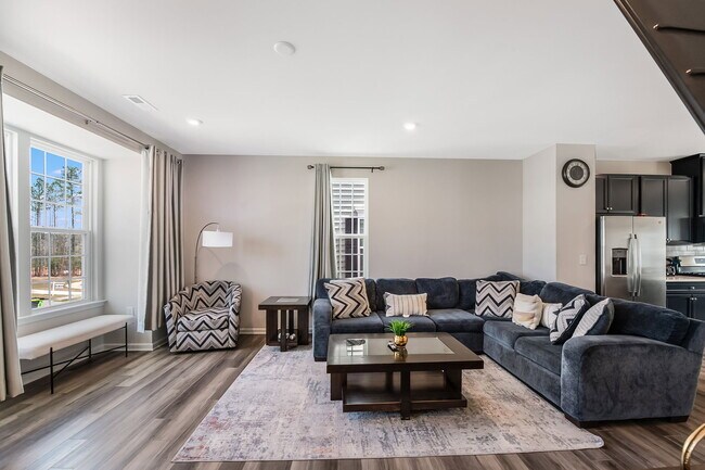 Building Photo - 6616 Pathfinder Wy