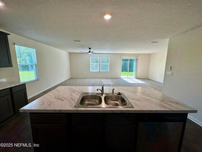 Building Photo - 3330 Lawton Pl