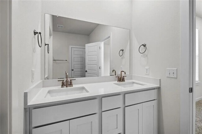 Building Photo - 283 S Neon Ave