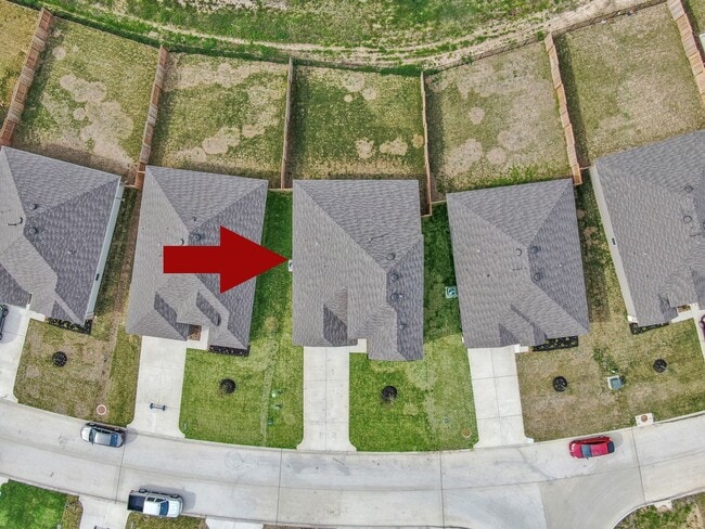 Building Photo - Never lived in 4 bed 3 bath with water views