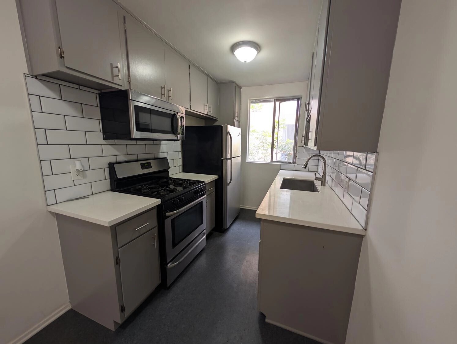 Building Photo - 1623 N Formosa Ave