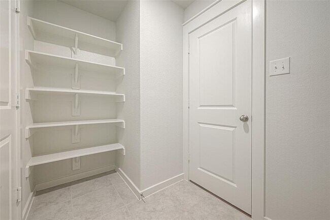 Building Photo - 7538 Coral Ter Dr