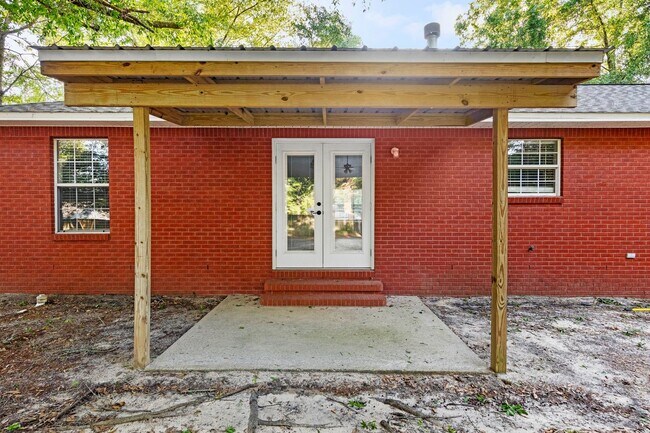 Building Photo - 502 Hyde Park Dr