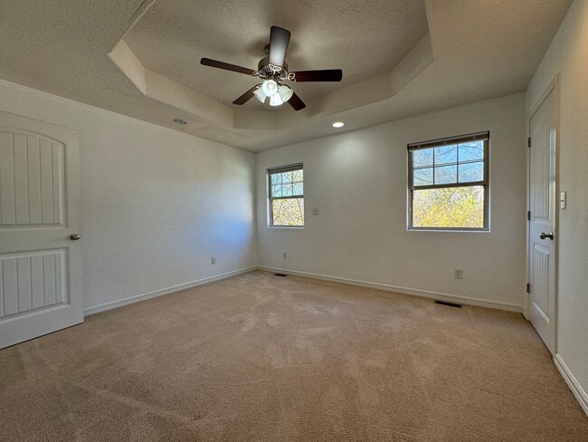 Building Photo - 3 Bedroom Home in Downtown Waynesville!
