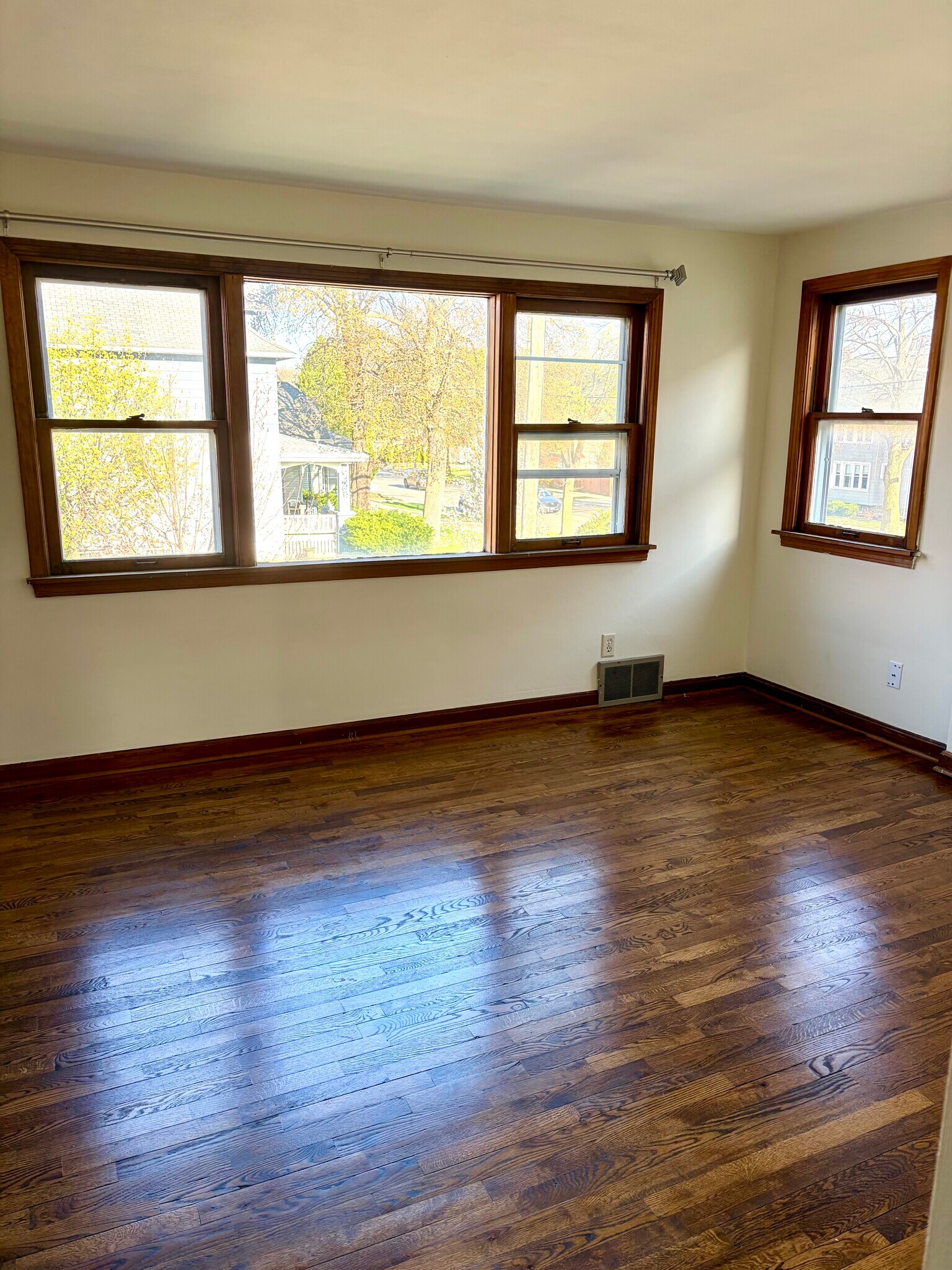 Building Photo - 2109 N 55th St