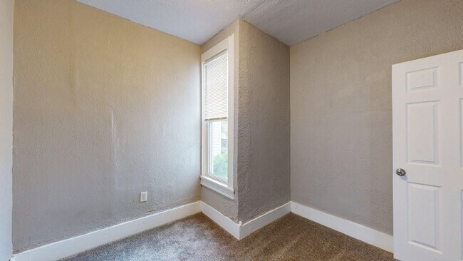 Building Photo - 6011 Pear Ave