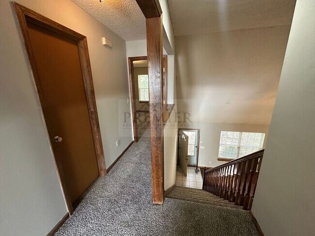 Building Photo - 1039 Dean Dr
