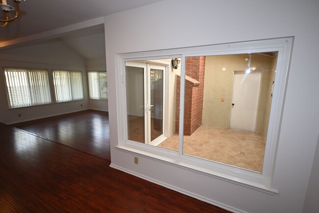 Building Photo - Upgraded 2 Story 3 BD + Loft, 2.5 BA at th...