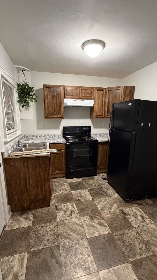 Building Photo - 914 Clark St