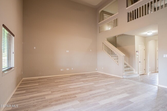 Building Photo - 14501 Meadow Lawn