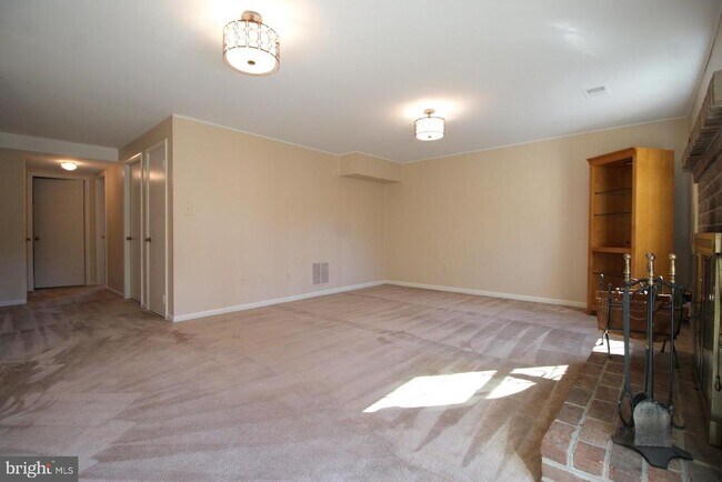 Building Photo - 3186 Cantrell Ln