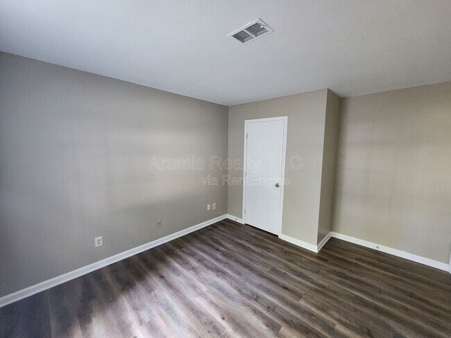 Building Photo - 1366 Heritage Glen Dr