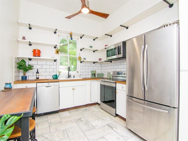 Building Photo - 2302 N Morgan St