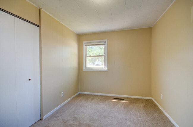 Building Photo - 2005 McDonough St