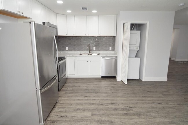 Building Photo - 8633 Fancy Finch Dr