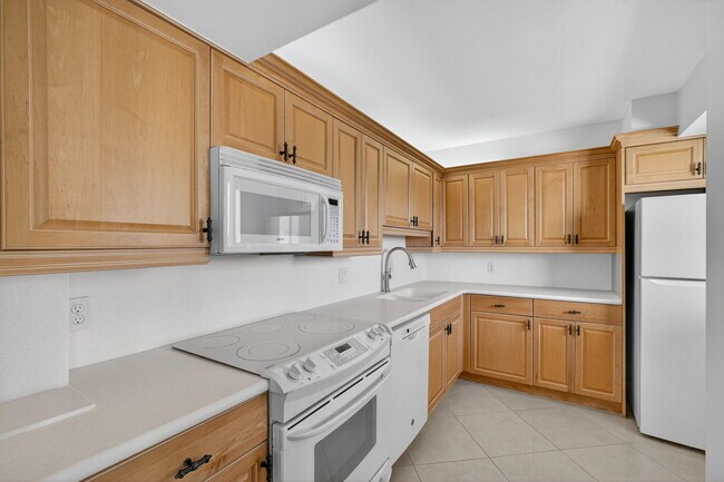 Building Photo - 100 Ocean Trail Way