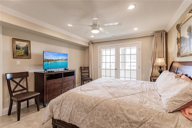 Building Photo - 1055 W Peppertree Dr