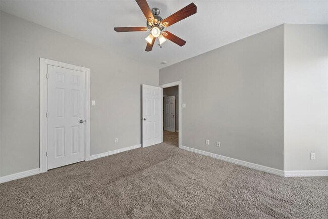 Building Photo - 13611 Brookbluff Ln