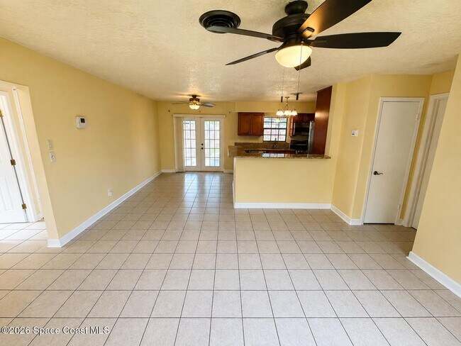 Building Photo - 974 Golf St
