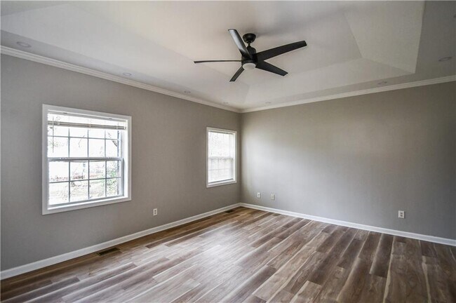 Building Photo - 3338 Sims St